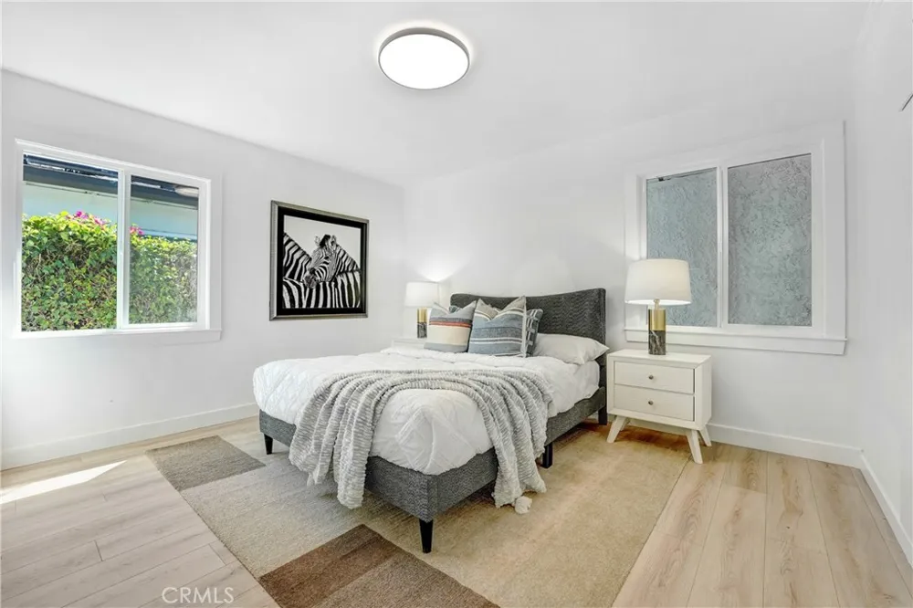 20919 Costanso Street Woodland Hills, CA 91364