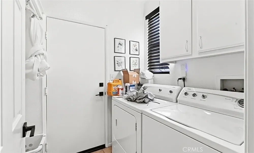 1851 Riviera Banning, CA 92220