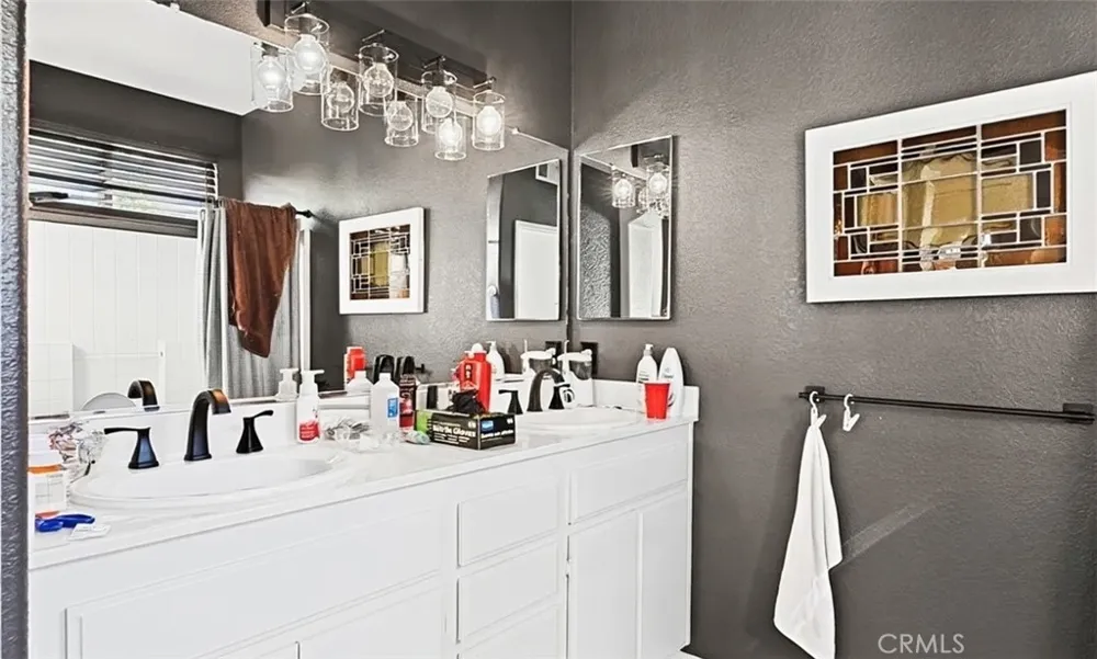 1851 Riviera Banning, CA 92220