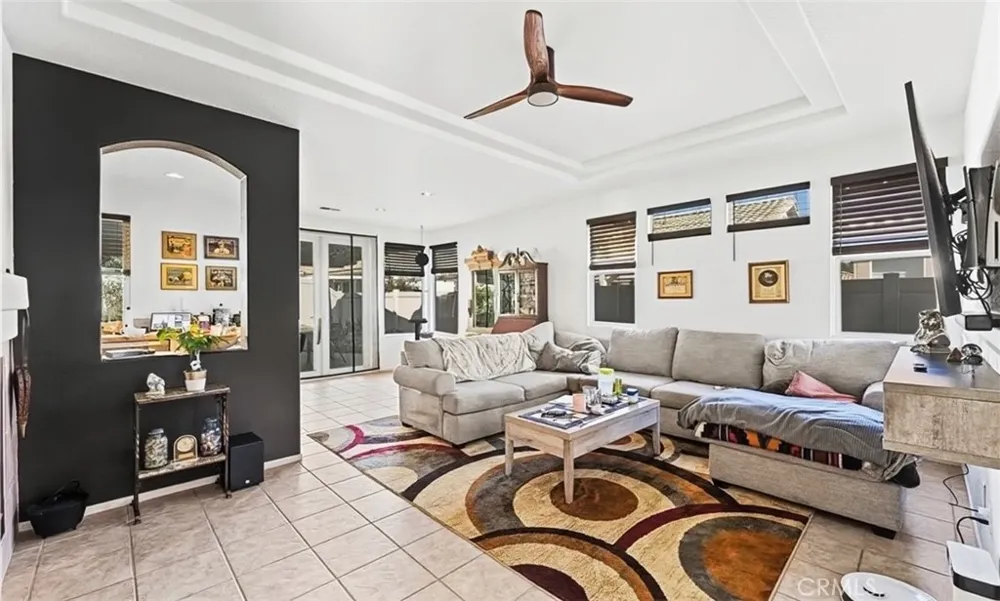 1851 Riviera Banning, CA 92220