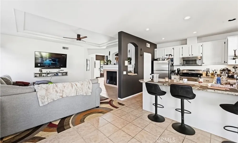 1851 Riviera Banning, CA 92220