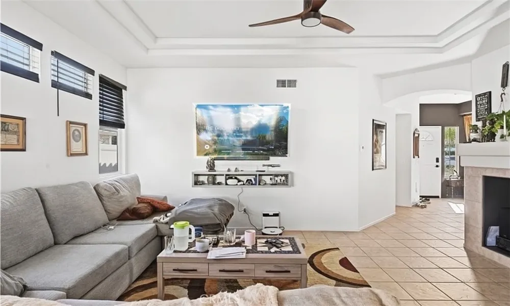 1851 Riviera Banning, CA 92220