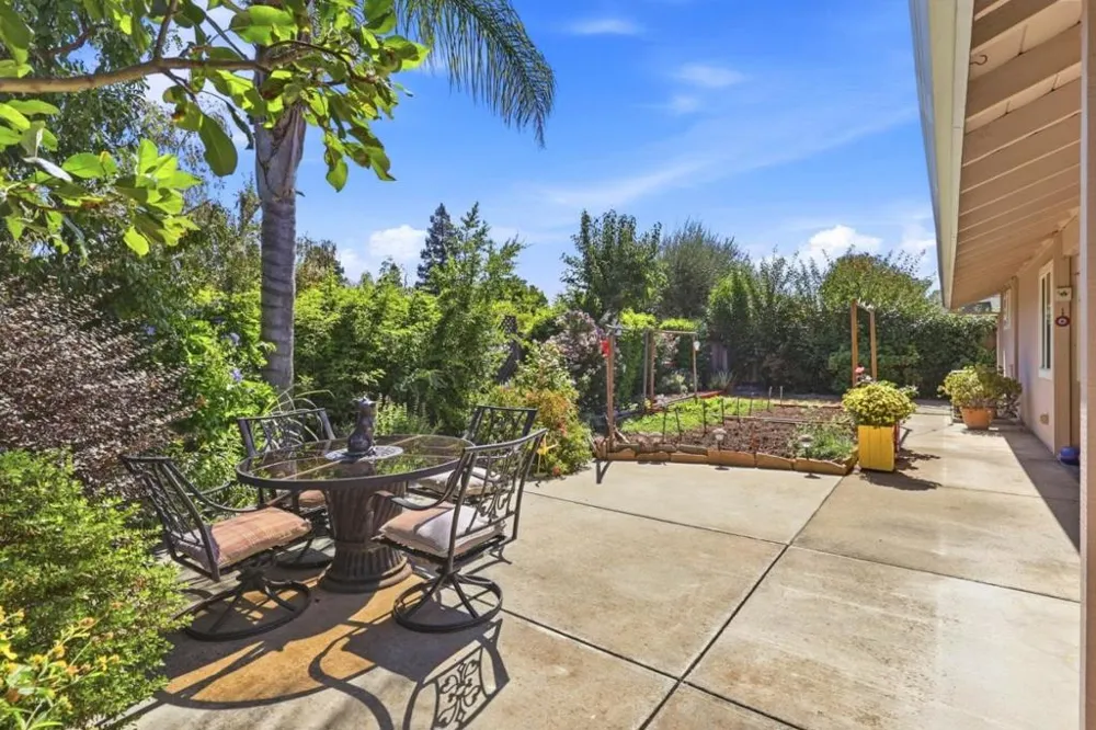 8568 Silvia Street Gilroy, CA 95020