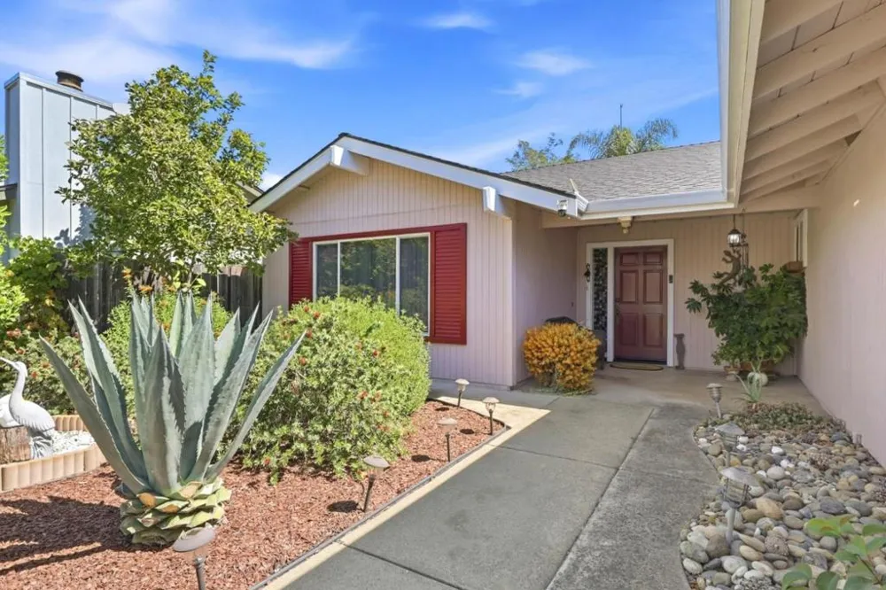 8568 Silvia Street Gilroy, CA 95020