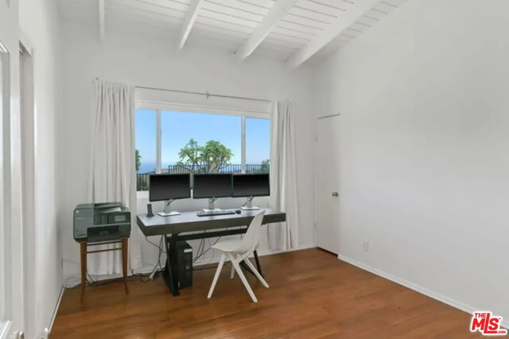 1175 Las Pulgas Place Pacific Palisades, CA 90272