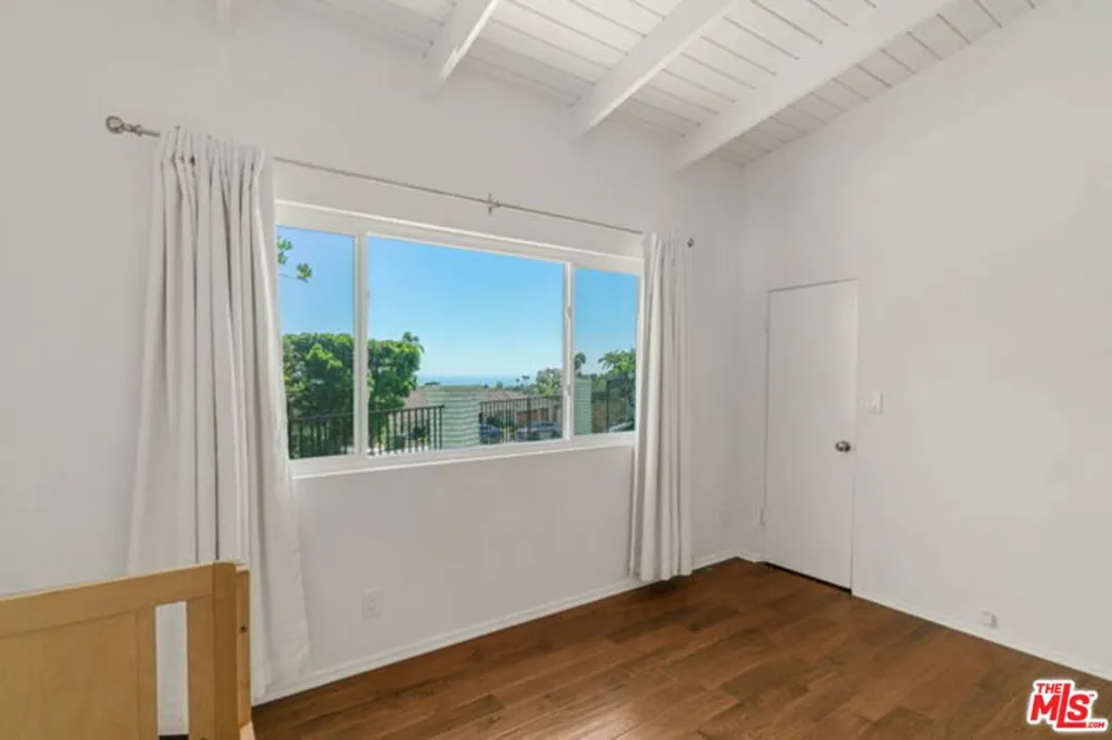 1175 Las Pulgas Place Pacific Palisades, CA 90272