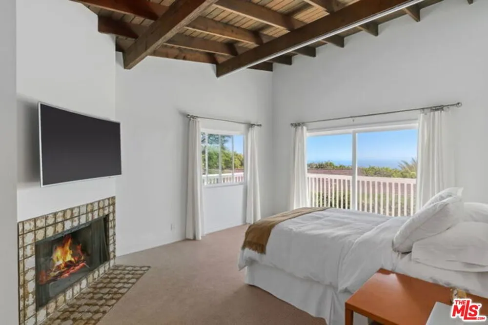 1175 Las Pulgas Place Pacific Palisades, CA 90272