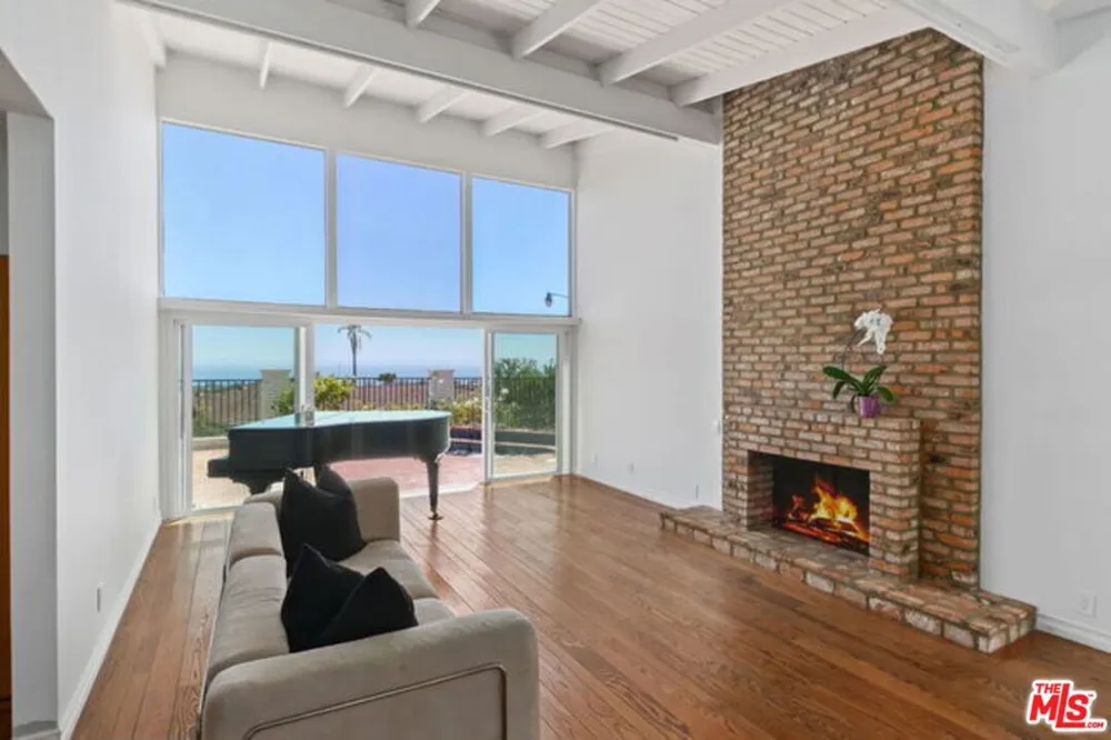 1175 Las Pulgas Place Pacific Palisades, CA 90272