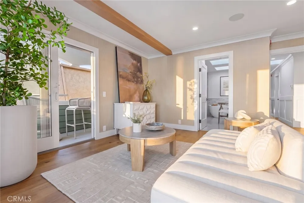 327 Amethyst Newport Beach, CA 92662