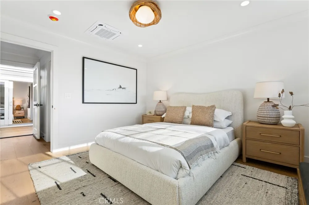 327 Amethyst Newport Beach, CA 92662