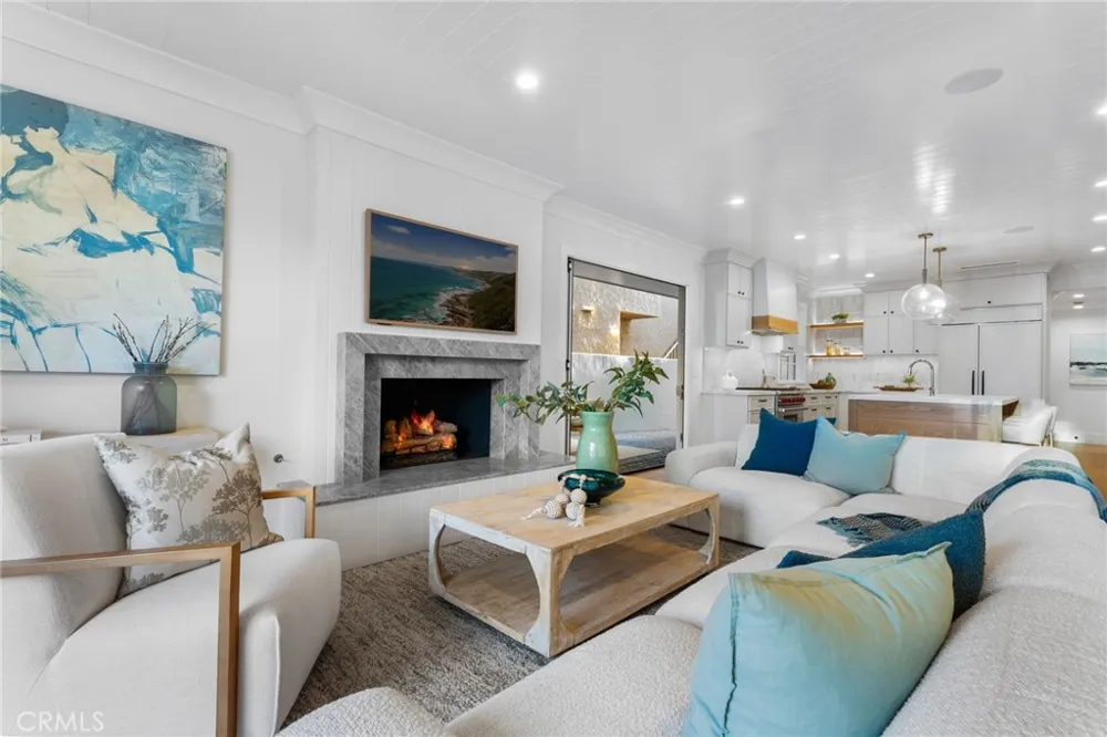 327 Amethyst Newport Beach, CA 92662
