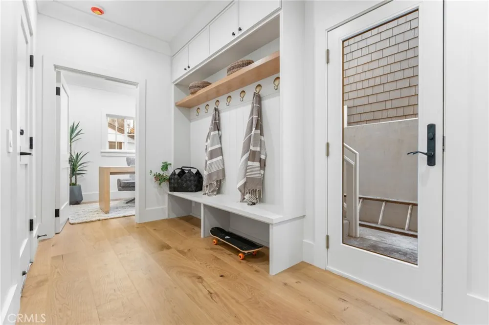 327 Amethyst Newport Beach, CA 92662