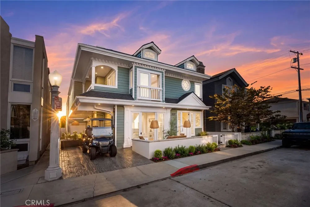 327 Amethyst Newport Beach, CA 92662
