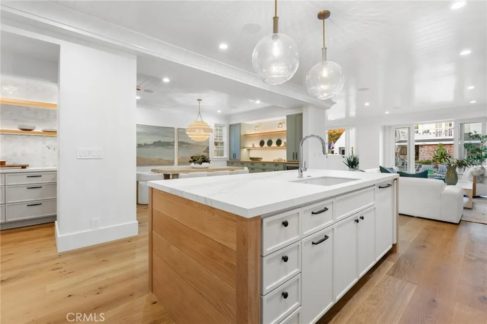 327 Amethyst Newport Beach, CA 92662