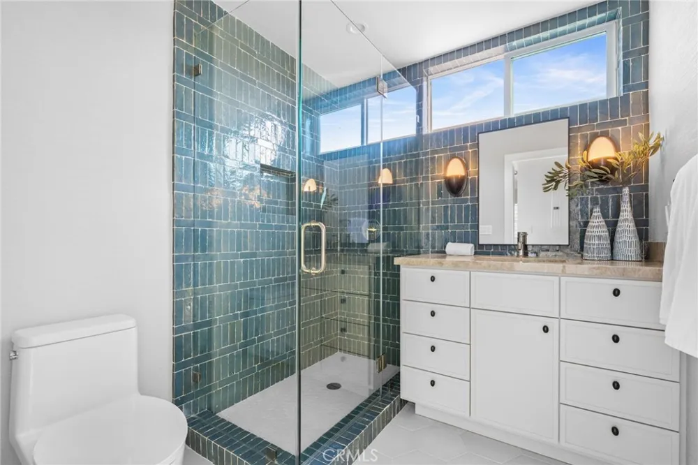 327 Amethyst Newport Beach, CA 92662
