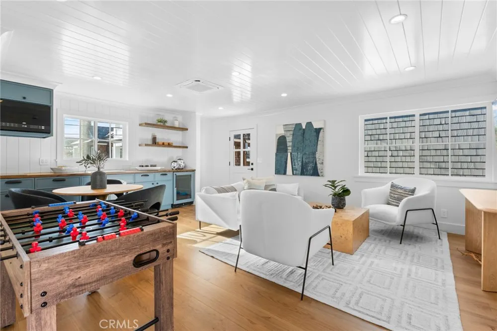 327 Amethyst Newport Beach, CA 92662