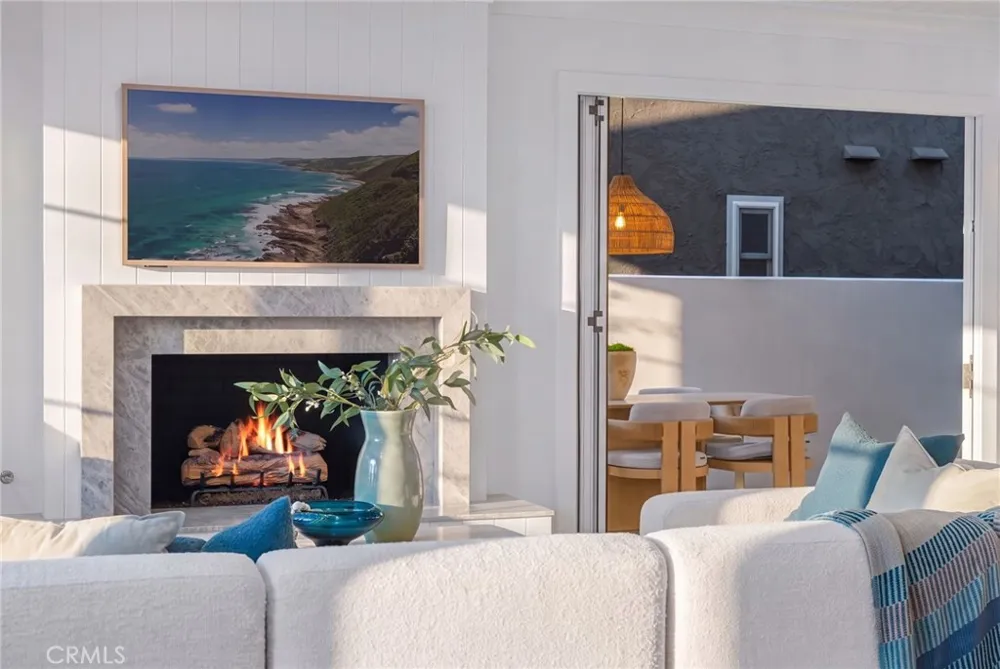 327 Amethyst Newport Beach, CA 92662
