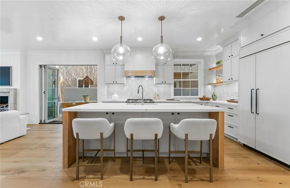 327 Amethyst Newport Beach, CA 92662