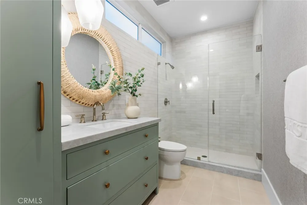 327 Amethyst Newport Beach, CA 92662