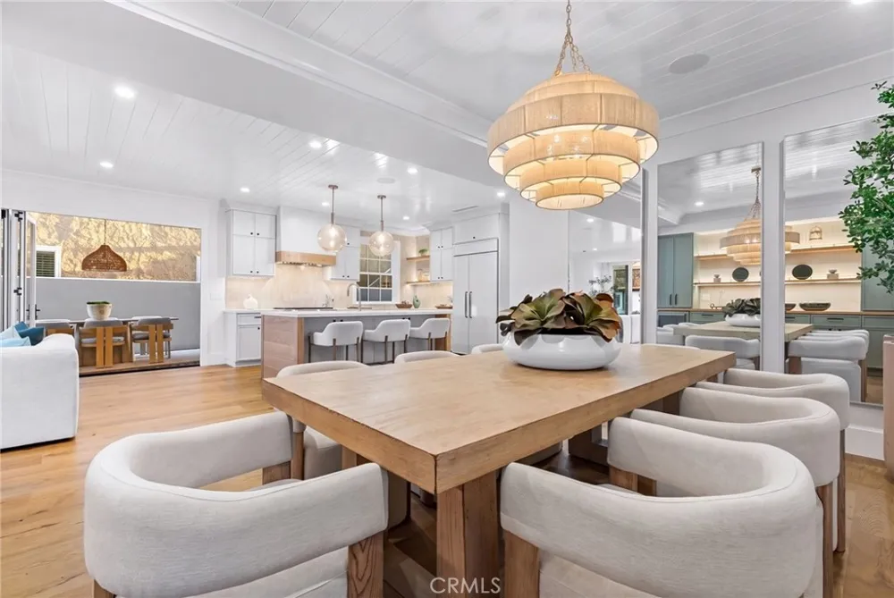 327 Amethyst Newport Beach, CA 92662