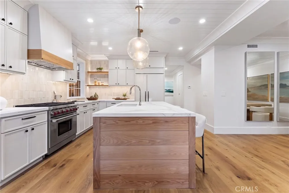 327 Amethyst Newport Beach, CA 92662