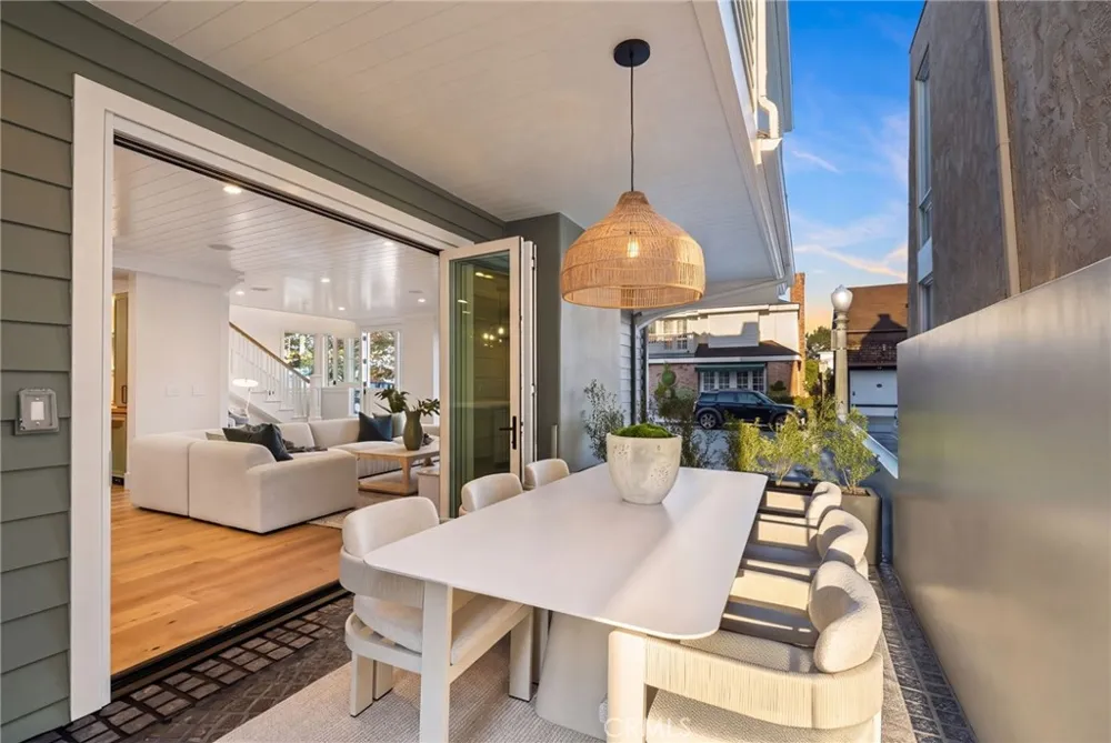 327 Amethyst Newport Beach, CA 92662