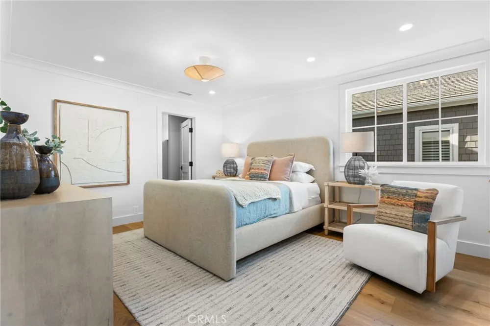 327 Amethyst Newport Beach, CA 92662