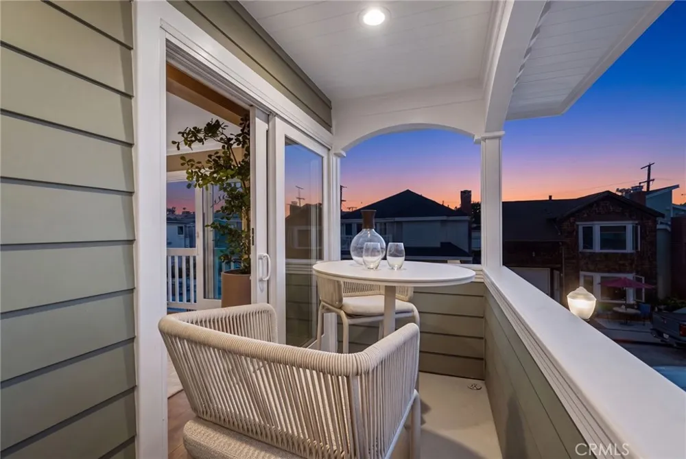 327 Amethyst Newport Beach, CA 92662