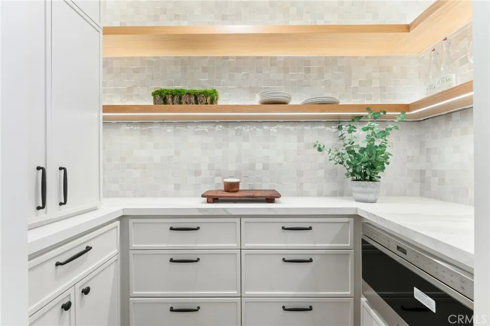 327 Amethyst Newport Beach, CA 92662