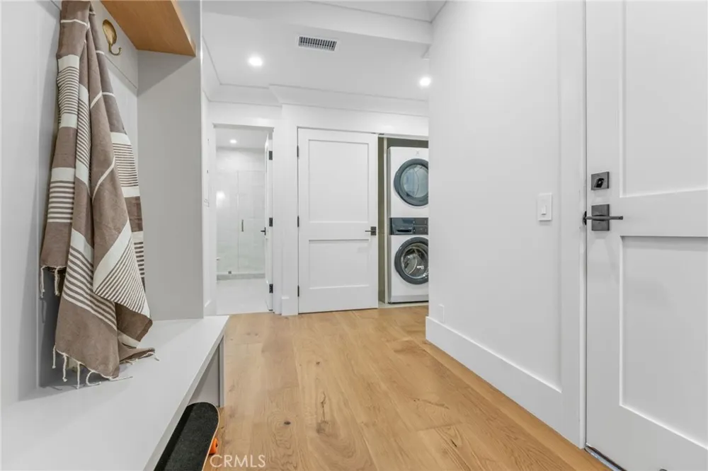 327 Amethyst Newport Beach, CA 92662