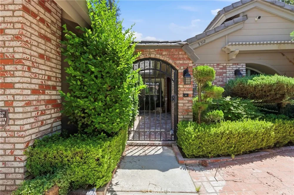 2512 Moffitt Way Bakersfield, CA 93309