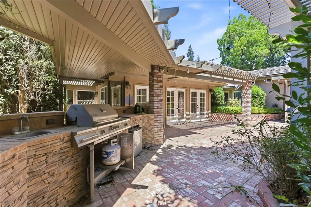 2512 Moffitt Way Bakersfield, CA 93309