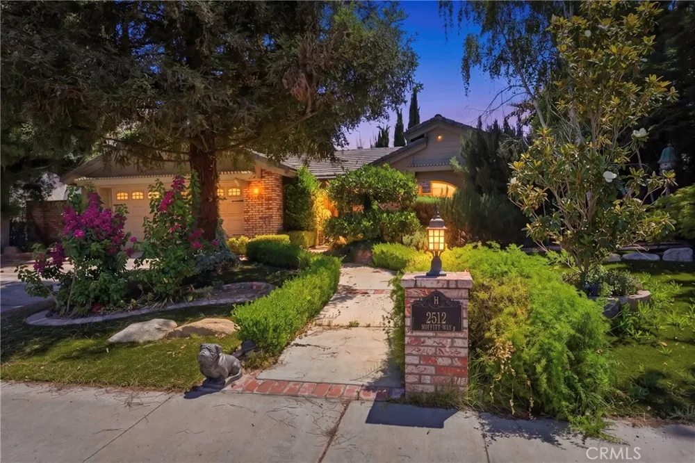 2512 Moffitt Way Bakersfield, CA 93309