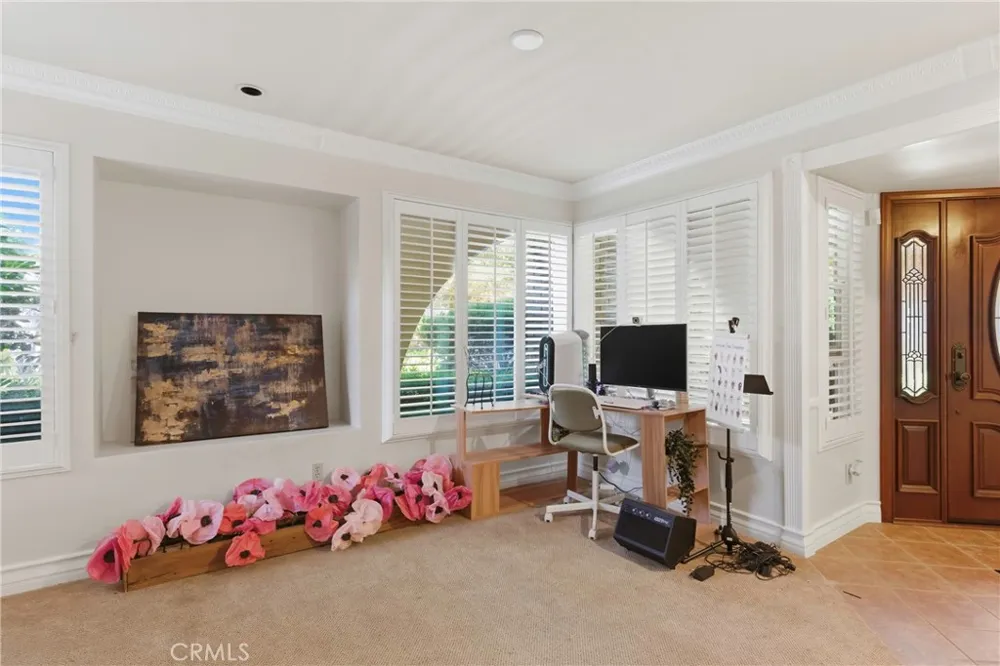 2512 Moffitt Way Bakersfield, CA 93309