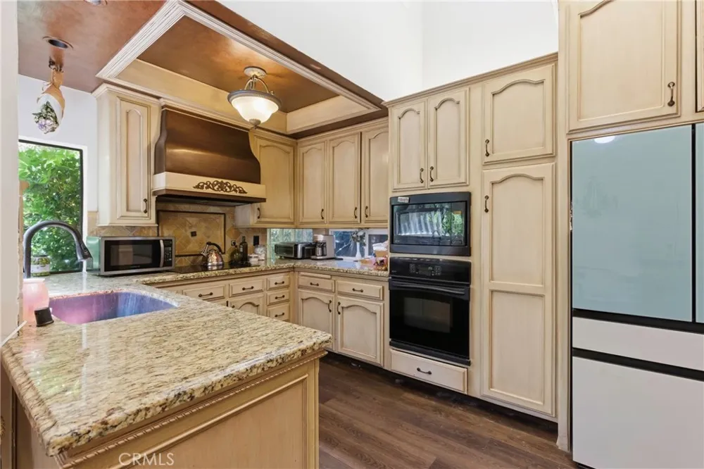 2512 Moffitt Way Bakersfield, CA 93309