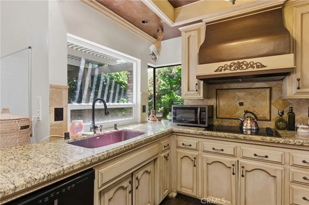 2512 Moffitt Way Bakersfield, CA 93309