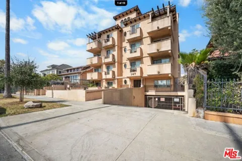 147 Berendo Street #203