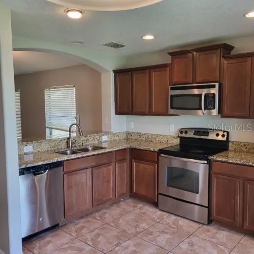 10016 NEWMINSTER LOOP Ruskin, FL 33573