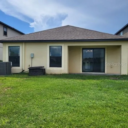 10016 NEWMINSTER LOOP Ruskin, FL 33573