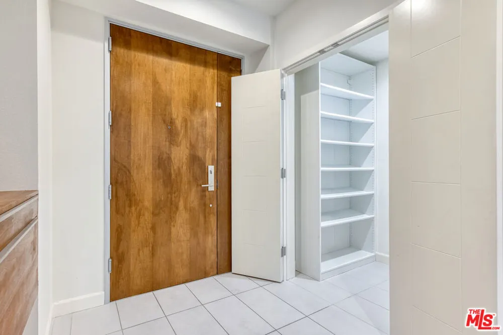 4813 Oakwood Avenue #103 Los Angeles, CA 90004