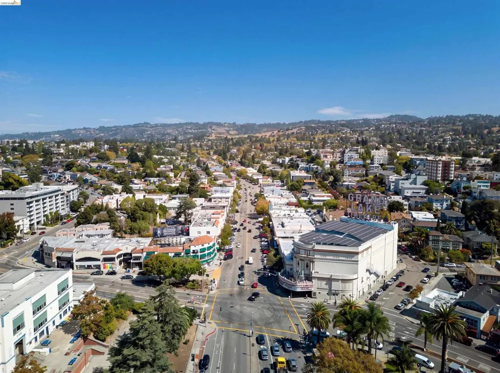 427 Lagunitas Ave #305 Oakland, CA 94610