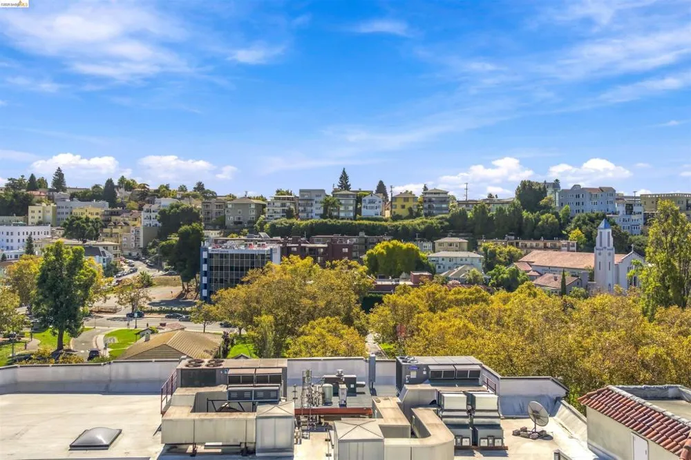 427 Lagunitas Ave #305 Oakland, CA 94610