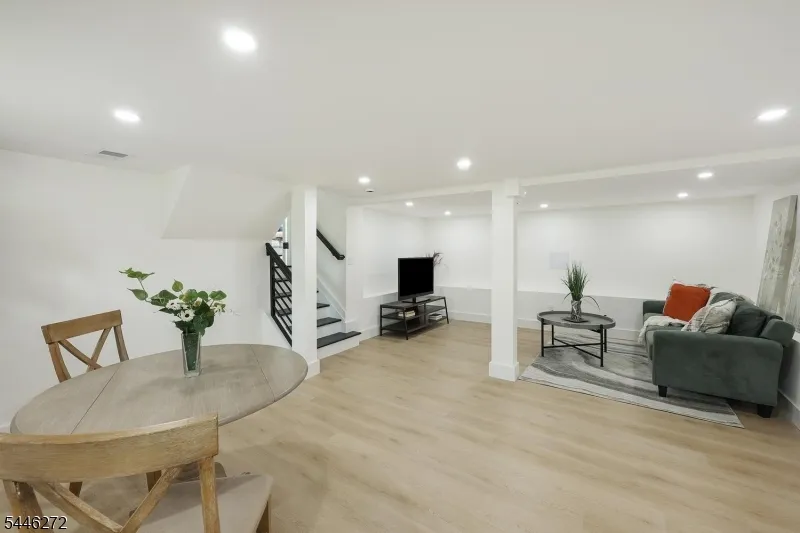 141 Lund Ave Edison, NJ 08820