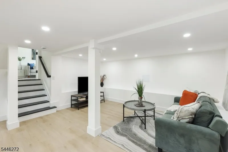 141 Lund Ave Edison, NJ 08820