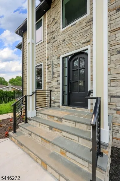 141 Lund Ave Edison, NJ 08820