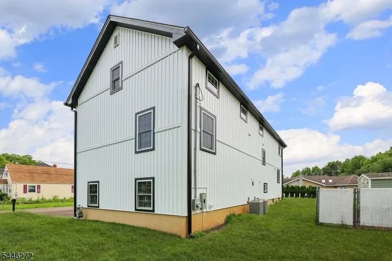 141 Lund Ave Edison, NJ 08820