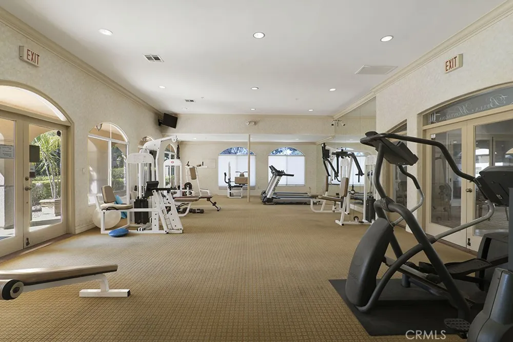 5220 Premiere Hills #222 Woodland Hills, CA 91364