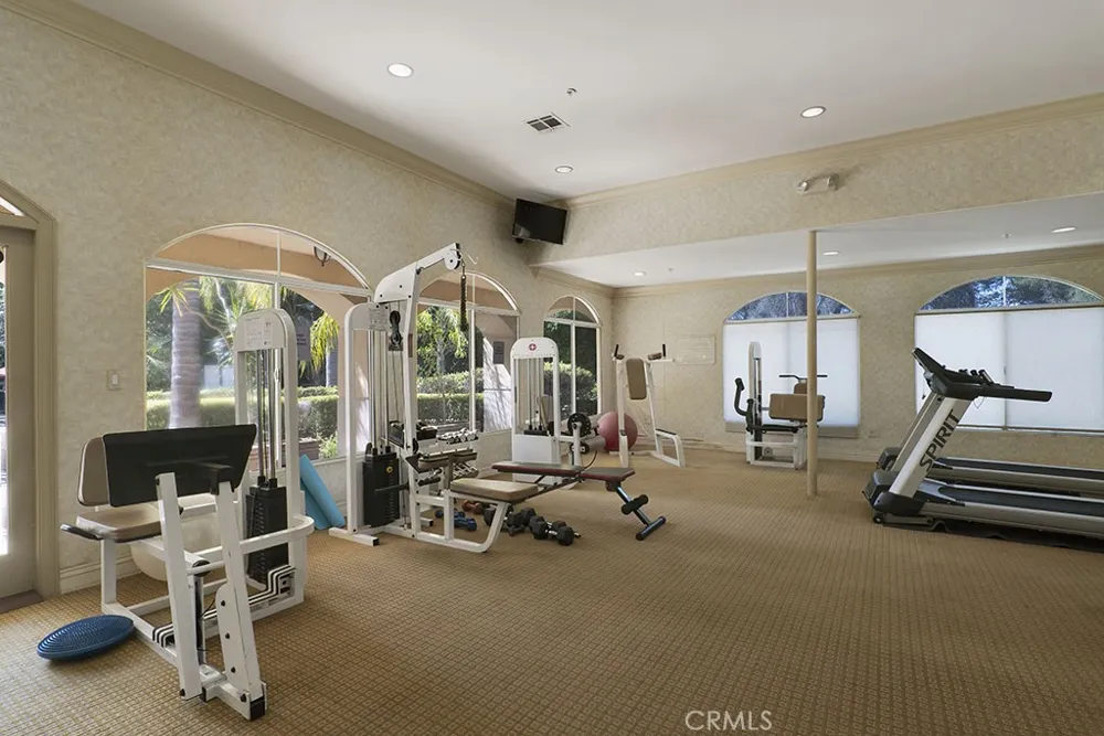 5220 Premiere Hills #222 Woodland Hills, CA 91364