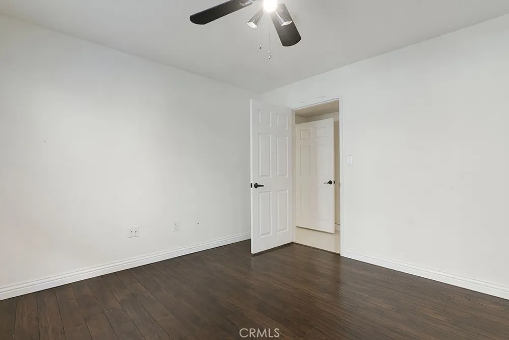 5220 Premiere Hills #222 Woodland Hills, CA 91364