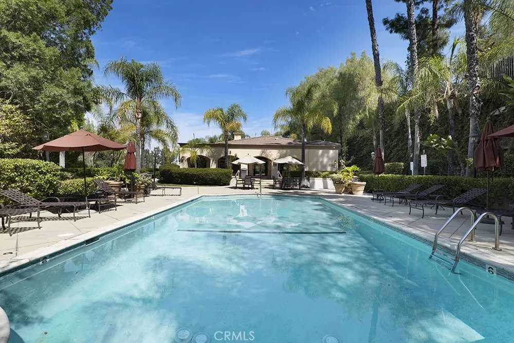 5220 Premiere Hills #222 Woodland Hills, CA 91364